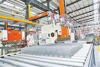 智能化升级助推养殖业转型 新兴南牧养禽设备现代化车间落成投产，新材料技术突破行业壁垒