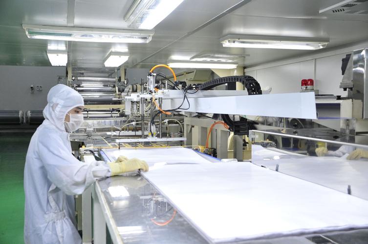 佛塑科技研发生产线广新控股集团聚焦新能源新材料,生物科技与食品